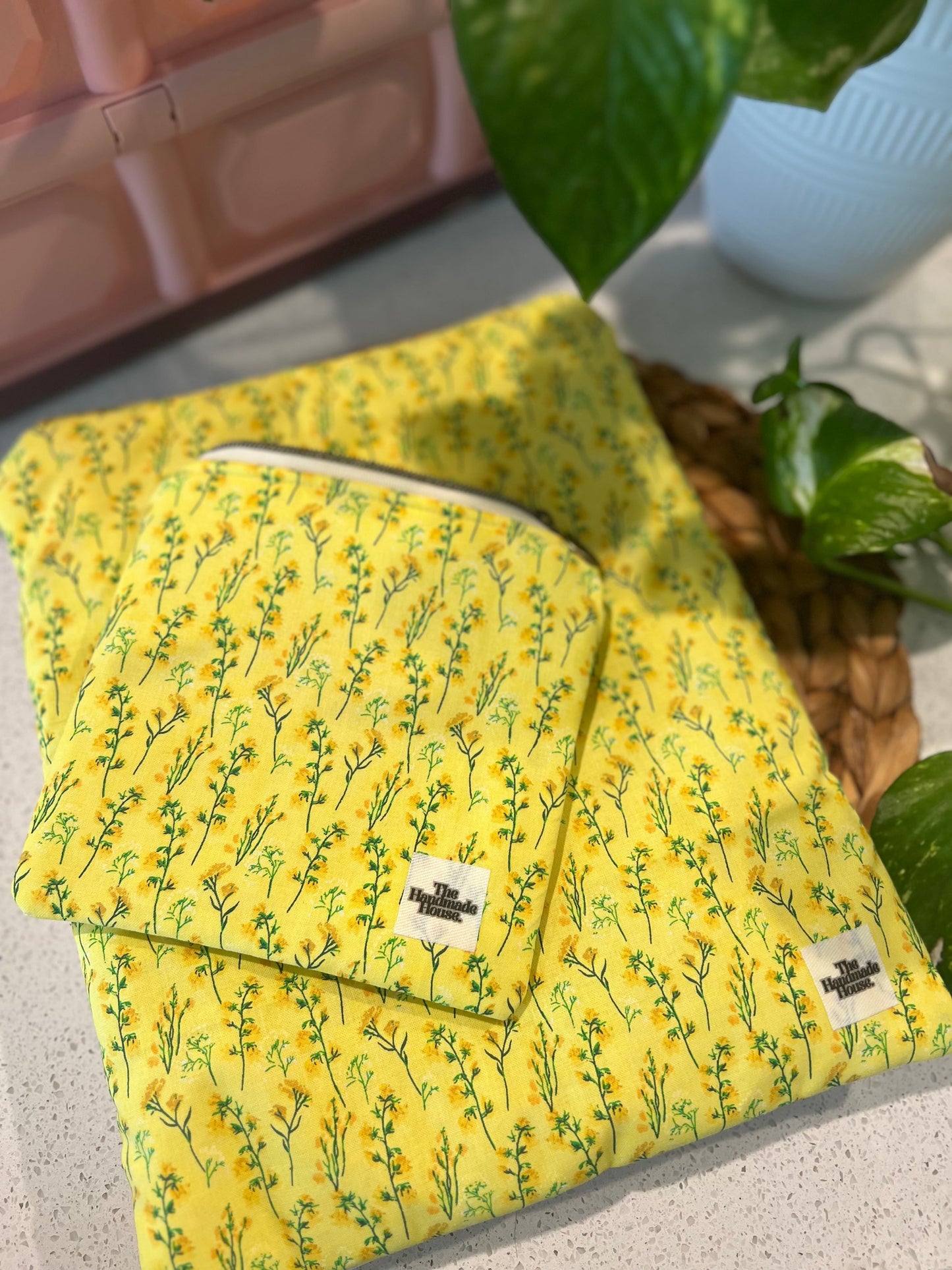 Yellow flower large book sleeve with zipper closure, fits up to 1000 pages, handmade cotton quilted design.
