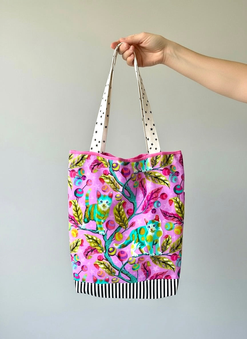 Floral Cat XL Tote Bag